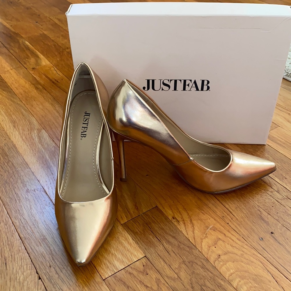 Rose gold pointed heels
